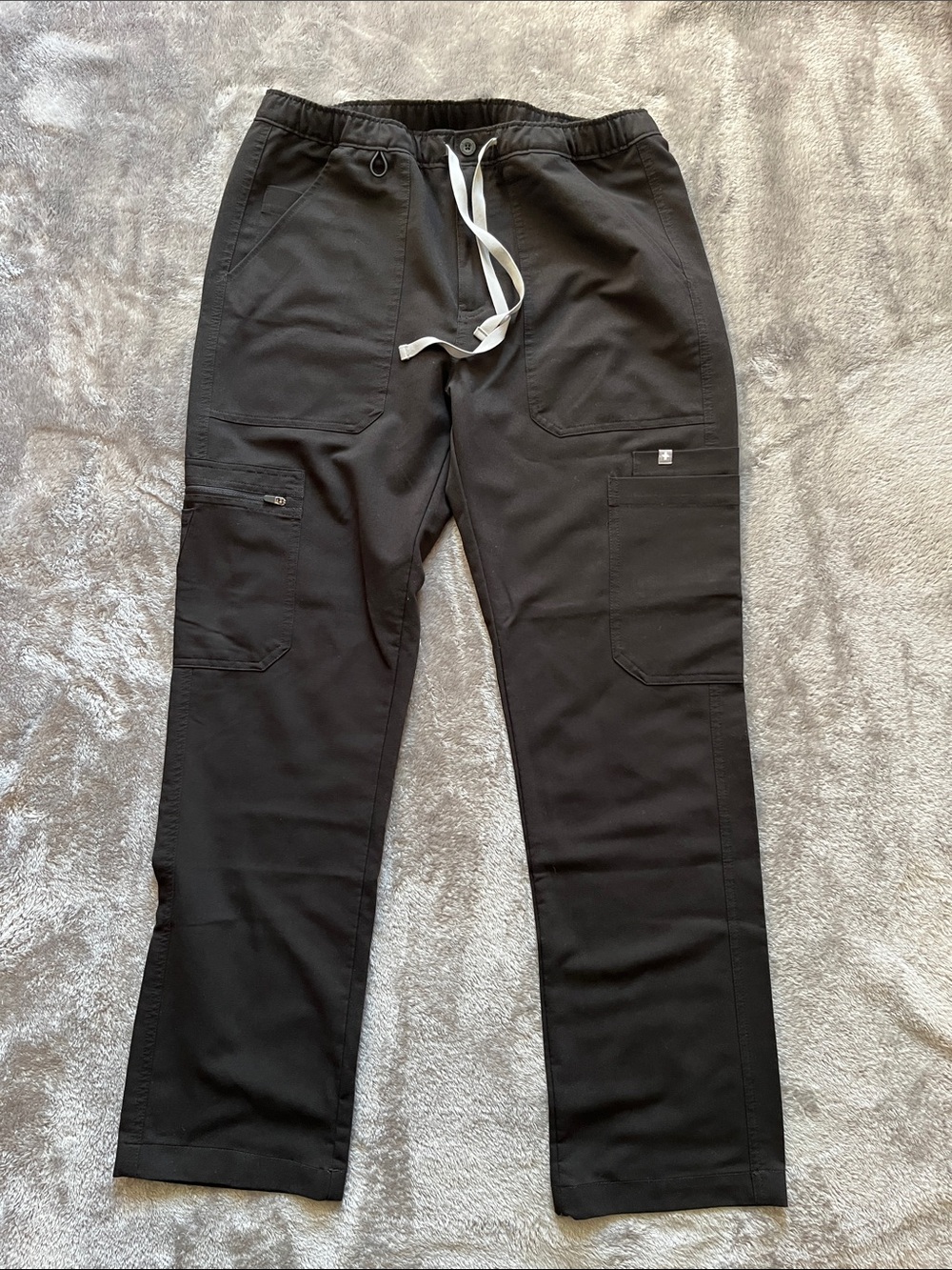 FIGS Men's Black Cairo Cargo Utility Pants with Drawstring, size S